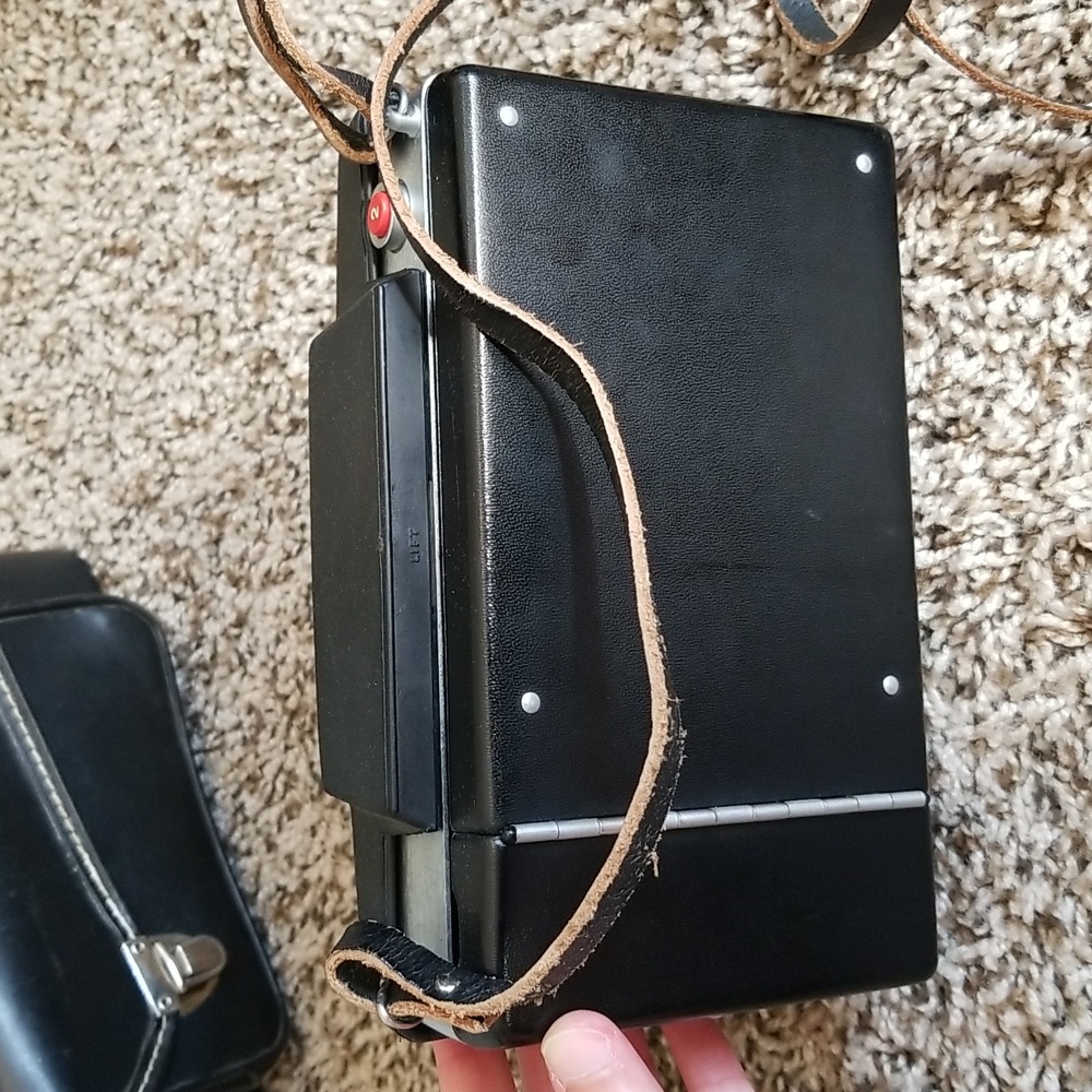 Vintage Polaroid 240 Land Camera - Picture 7 of 12